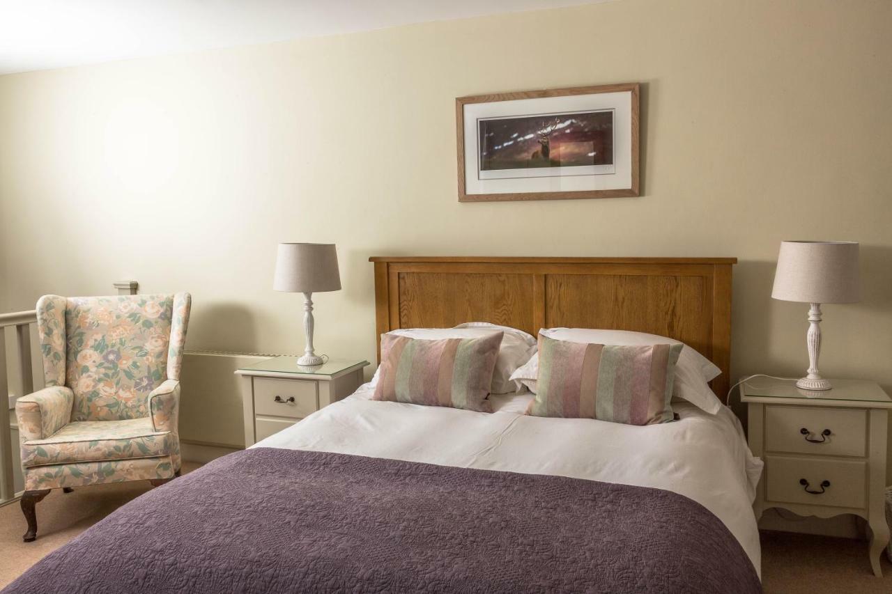 The Dovecote, Stoke Farthing Courtyard Villa Broad Chalke ภายนอก รูปภาพ